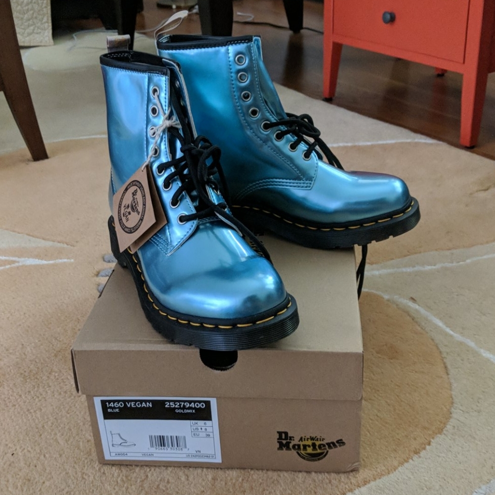 NWT VEGAN SIZE 8 DR MARTENS ELECTRIC BLUE